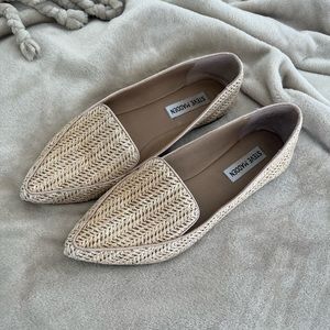 Steve Madden feather natural raffia pointed loafers